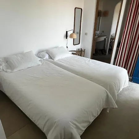 Semesterbostad House *